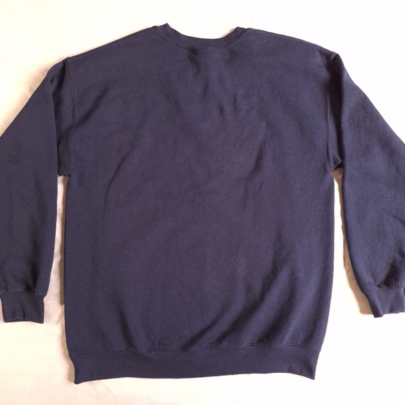 Gildan Home Alone Christmas Heavy Blend Sweatshirt, Large - Picture 5 of 10